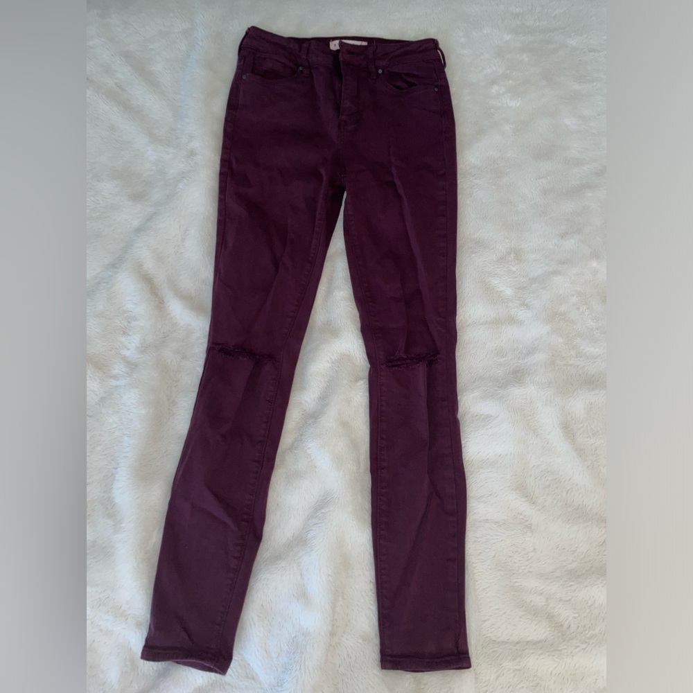 Red Skinny jeans, ripped knee